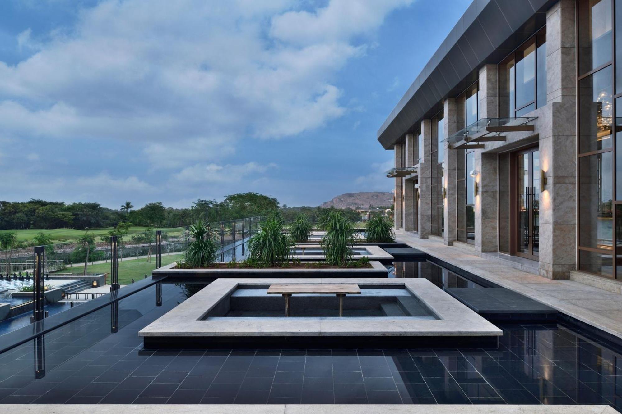 Jw Marriott Hotel Bengaluru Prestige Golfshire Resort & Spa Avati Buitenkant foto
