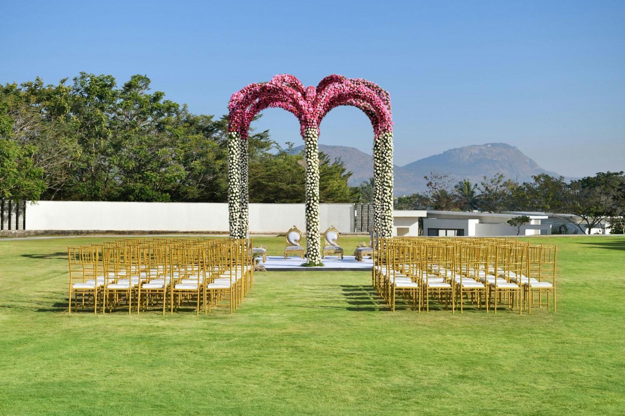 Jw Marriott Hotel Bengaluru Prestige Golfshire Resort & Spa Avati Buitenkant foto