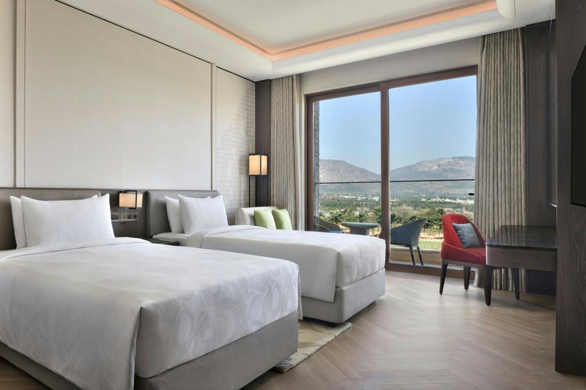 Jw Marriott Hotel Bengaluru Prestige Golfshire Resort & Spa Avati Buitenkant foto