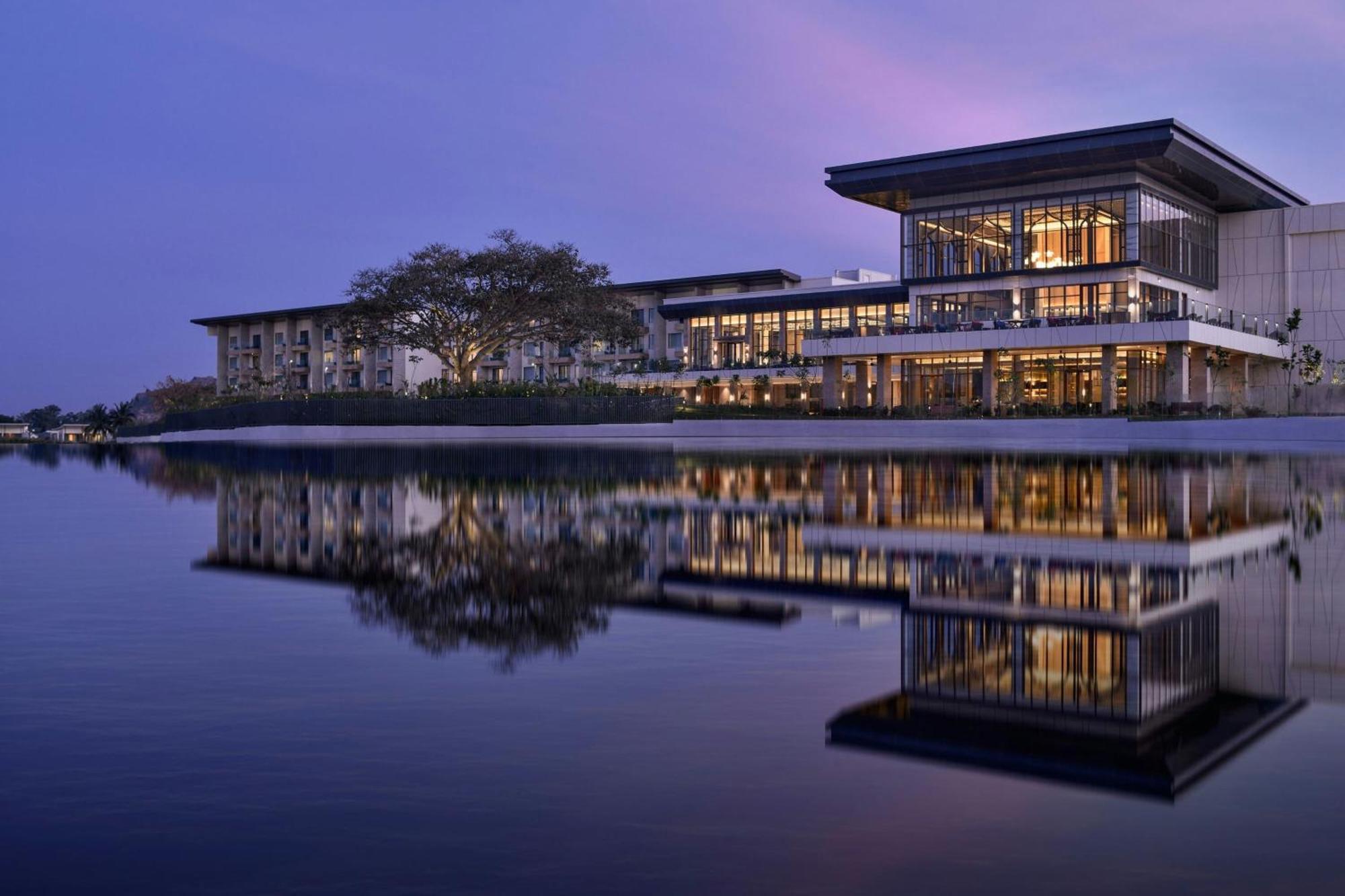 Jw Marriott Hotel Bengaluru Prestige Golfshire Resort & Spa Avati Buitenkant foto